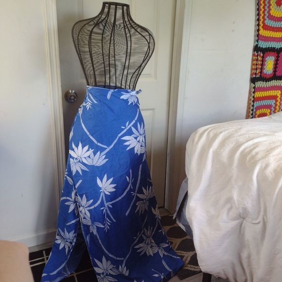 Tropical blue and white tropical palm leaf print wrap skirt one size fits all - Picture 1 of 13